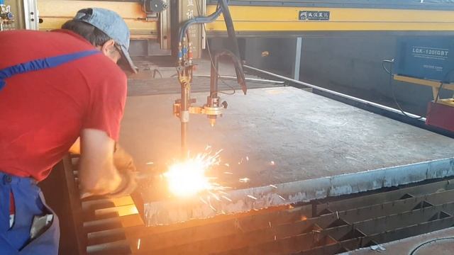 Газокислородная резка металла толщиной 100 мм. Пробивка и резка. смотреть онлайн