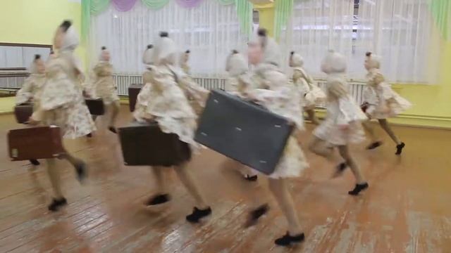 "На перроне" эстрадный танец ДШИ г. Сысерть смотреть онлайн