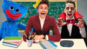 на меня НАПАЛИ в ШКОЛЕ МОНСТРОВ ! **они хотят меня сьесть**