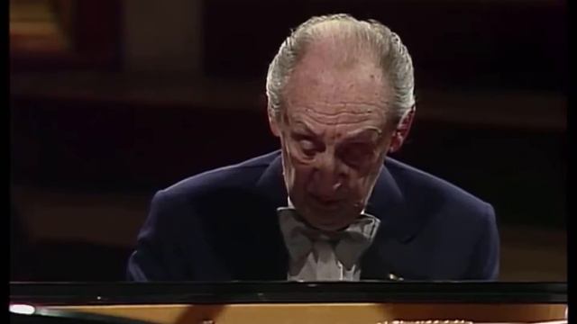 Vladimir Horowitz plays Mozart Piano Sonata No.13 K333 смотреть онлайн