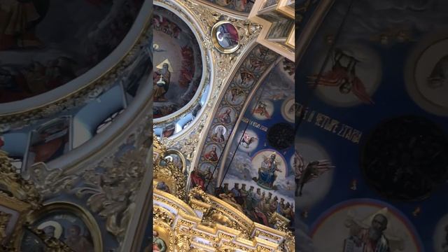 Свят, свят, свят Господь Саваоф. Лавра. Архієрейський Хор Свято-Михайлівського монастиря. смотреть онлайн