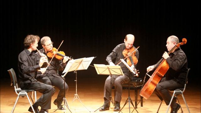 A.Igudesman - Bilder Einer Einstellung for flute quartet смотреть онлайн
