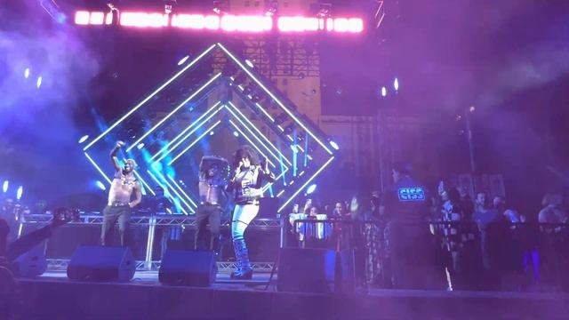 Crystal waters at the grand park L.A смотреть онлайн