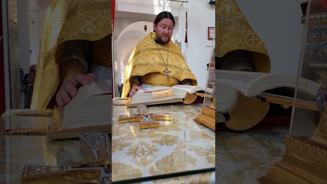 Евангельское чтение дня / МК. 4, 35-41/. Фрагмент Божественной литургии. Псаломщица Дарья Белова. смотреть онлайн