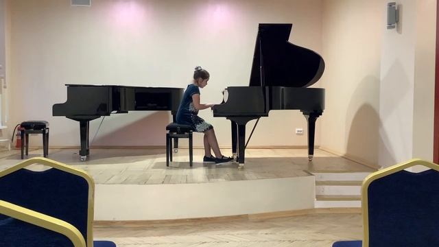 Ева Коваленкова, А. Смелков - Пирует Петр смотреть онлайн