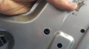 Замена активатара (моторедуктора, соленоида) замка задней правой двери Лада приора 2 люкс