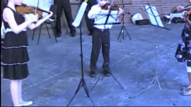 Dancla Trio Street Concert in Cremona, Italy смотреть онлайн