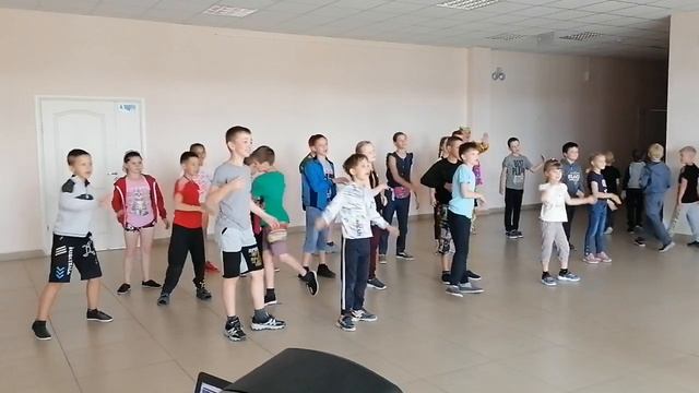 Летний флешмоб Я РИСУЮ СОЛНЦЕ! ... Летняя площадка , Красноборская школа смотреть онлайн