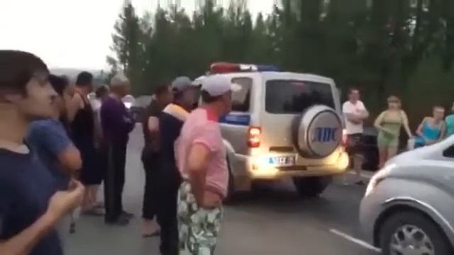 Послал мента, тот послал в ответ :D смотреть онлайн