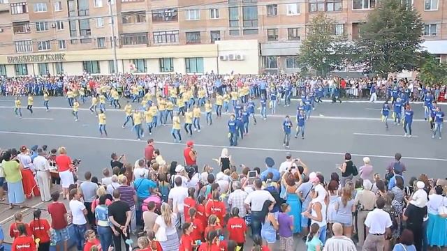 танцуй город 2013 Dance Fam парад )) смотреть онлайн