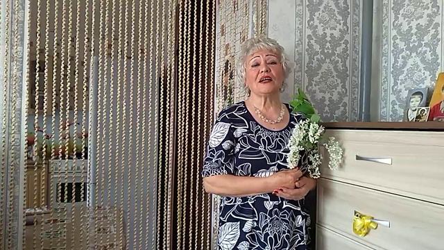 песня " Мне березка дарила сережки" исполняет Артамонова Раиса. смотреть онлайн
