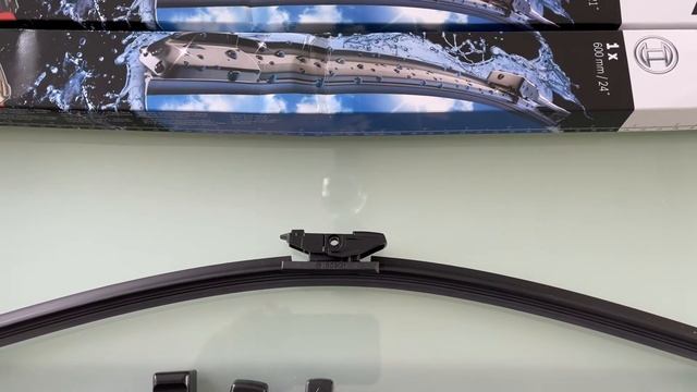 Replacing the OEM wipers on an Audi TT MK3 смотреть онлайн