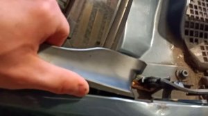 ✅ Как снять петли капота на Рено Логан | Ремонт Renault Logan