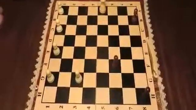 Movimientos de la reina en damas смотреть онлайн