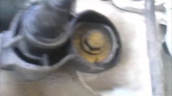 СНЯТИЕ БАЧКА ОМЫВАТЕЛЯ СТЁКОЛ НА РЕНО SIMBOL И ЧИСТКА-ПРОМЫВКА ФОРСУНОК СТЕКЛООМЫВАТЕЛЯ