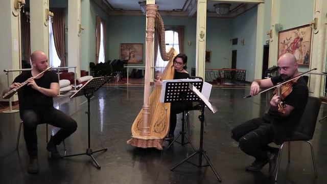 ECHO plays Ibert & Debussy смотреть онлайн