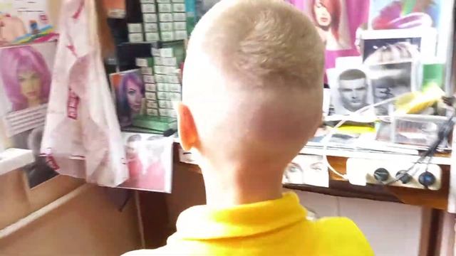 Постриглись под Стрижку Цезарь. смотреть онлайн