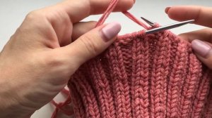 ШАПКА С КРАСИВЫМ ОТВОРОТОМ спицами, связанная резинкой 2х2 по кругу