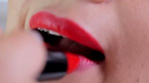 ПОМАДА РЕЛУИ/ RELOUIS САПФИР/ СВОТЧИ ВСЕХ ОТТЕНКОВ НА ГУБАХ