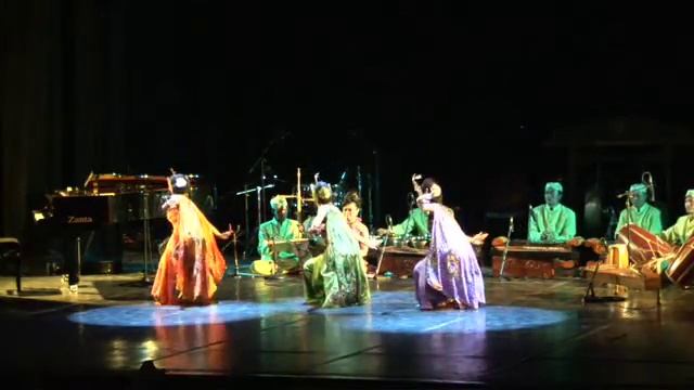 Indonesia | West Java | Sundanese music and dance | STSI Bandung | Tari Merak смотреть онлайн