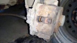 Ремонт заклинившего переднего суппорта на ВАЗ 2115