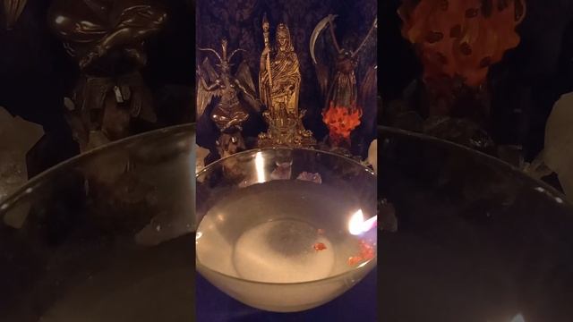 ОСВОБОДИТЬ СЕБЯ ОТ ОДИНОЧЕСТВА ЧЕРЕЗ НОЖ, ВОСК И ОГОНЬ смотреть онлайн