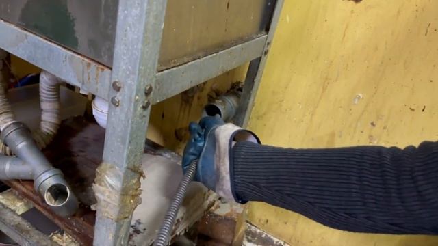 Прочистка раковины на кухне механическим способом 100% чистота, 0% беспокойств #45 смотреть онлайн