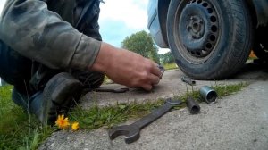 Замена задней стойки на VW Passat B5 не снимая колеса.