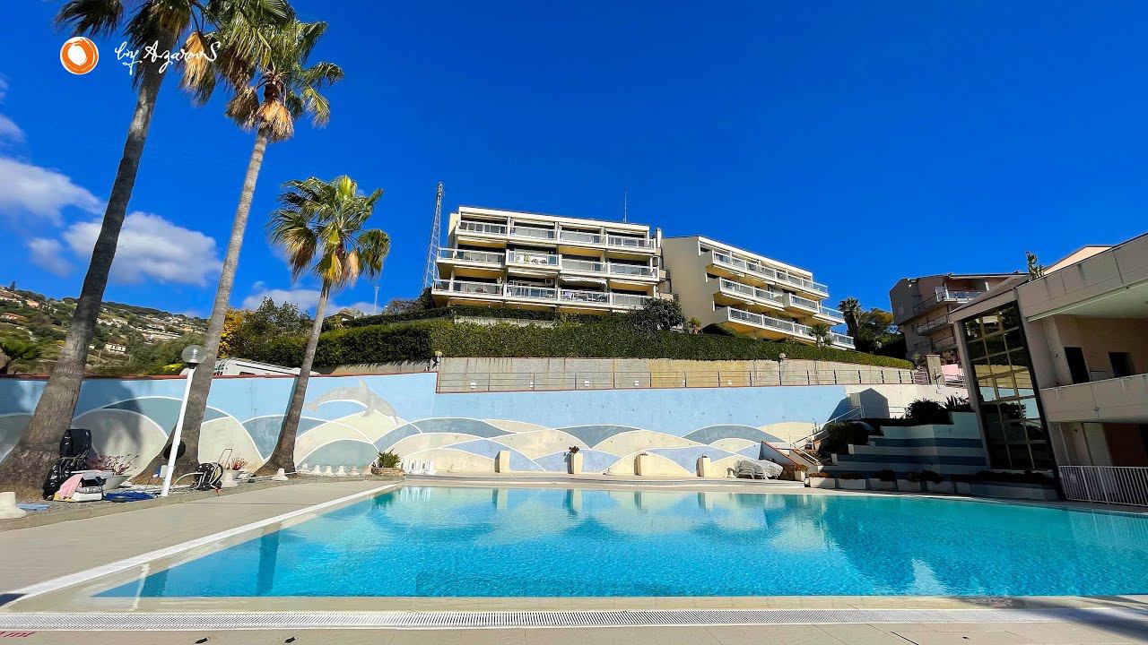 Двухэтажный Пентхаус в  Санремо в резиденции с бассейном - Недвижимость в Италии