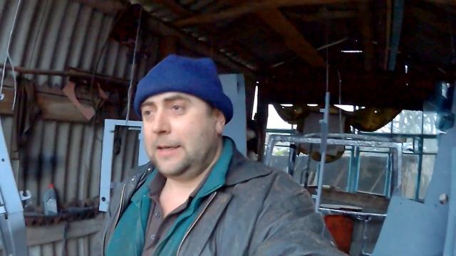 ЮМЗ Рестайлинг кабины по уму! Отчет по грунтовке не обычных крыл и остальных элементов кабины! смотреть онлайн