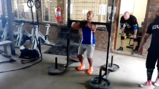 Alroy Doing Strongman Workout смотреть онлайн