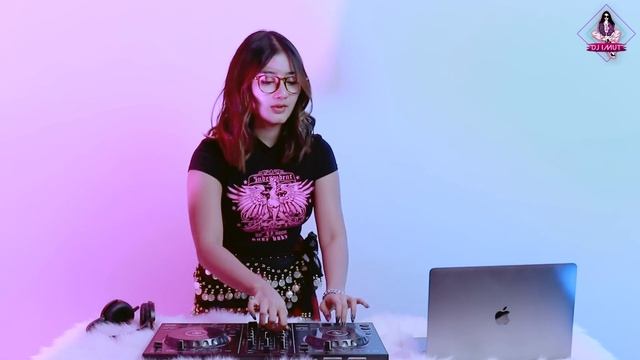 DJ OH MY DARLING I LOVE YOU X KANAN KIRI KANAN KIRI VIRAL TIKTOK!!! (DJ IMUT REMIX) смотреть онлайн