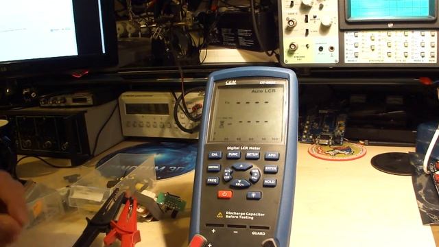 CEM DT-9935 - pomiar indukcyjności (H) смотреть онлайн