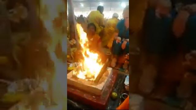 Гаятри мантра ахути - жертвование для Гаятри маты смотреть онлайн