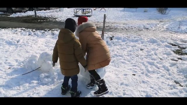 Зима, снеговик! Сломаем его! смотреть онлайн