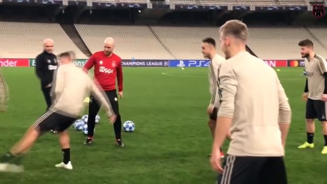 ОФИЦИАЛЬНО - СЕРЖИНЬО ДЕСТ в Барселоне. Все что нужно знать о парне, который займет место Семеду смотреть онлайн