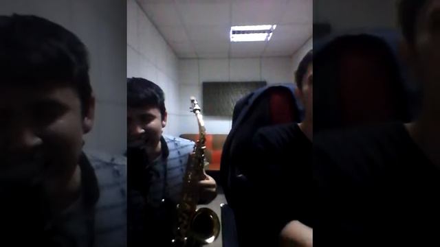 Ермек Меденов жай гана Студиядамыз Абай бауырыммен смотреть онлайн