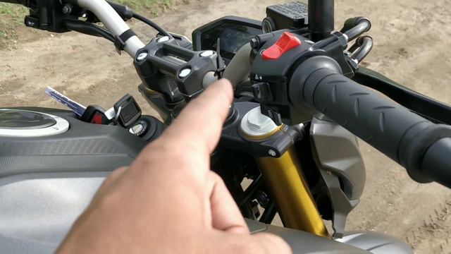 HONDA HORNET 2.0 REVIEW | Detailed Ride & Walk-around Review | Worth Buying Over NS200/Apache 200 ? смотреть онлайн