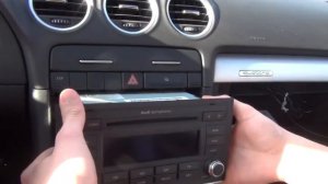 Установка адаптера Yatour на Audi A4 S4 Symphony 2006 2007 2008 USB SD AUX iPhone