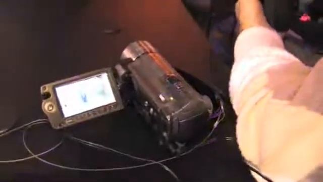 Canon Vixia HV30, HF100 et HG10(CES 2008) смотреть онлайн