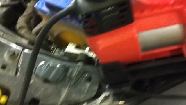 Прокачка воздуха в системе Опель Астра Н(подходит и для других машин) смотреть онлайн