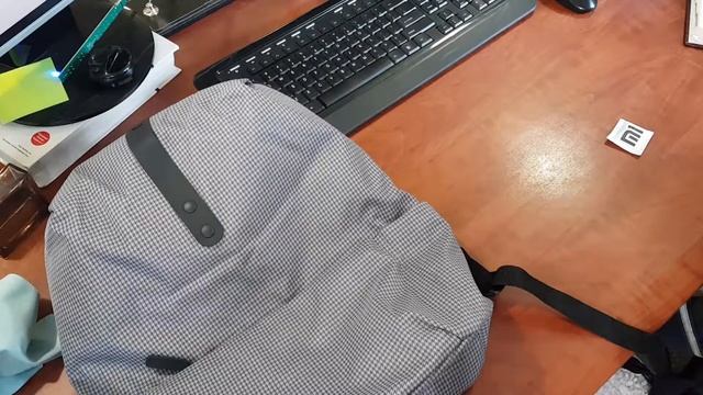 Удобный городской рюкзак Xiaomi с защитой от дождя смотреть онлайн
