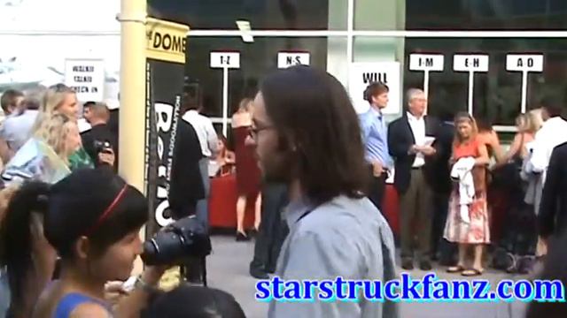 StarStruckFanz.com sees actor Martin Starr being friendly with his fans смотреть онлайн