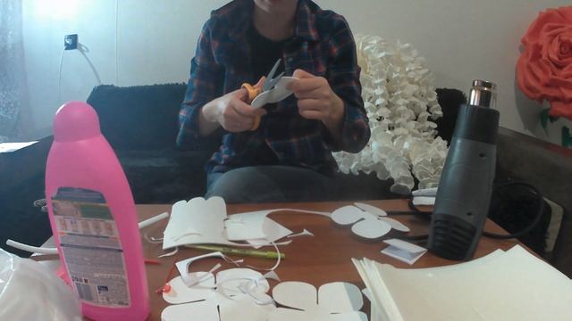 Глицинии из изолона. Идея для свадебного оформления президиума молодоженов смотреть онлайн