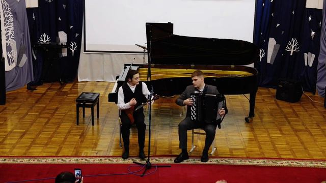 И. Брамс. Венгерский танец Nº5, Павел Драздов ( балалайка ), Матвей Крутиков ( Баян ) смотреть онлайн