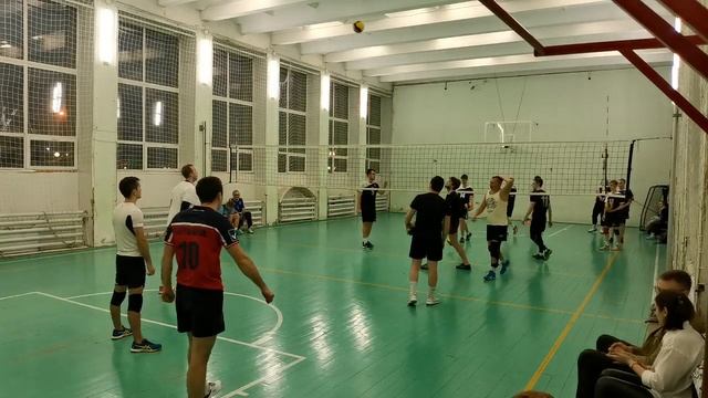 Волейбол. Турник Кировского р-на. СК "ПАЙП" - ВДПО vs Отрадное (молодёжка). Разминка смотреть онлайн