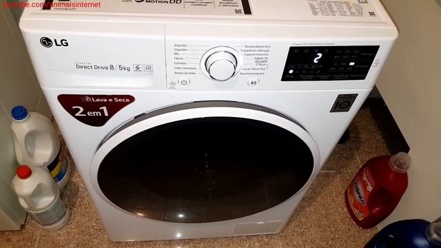 LG Washer Dryer Inverter Direct Drive 8/5 Kg F4J6TM0W: Cleaning The Interior
