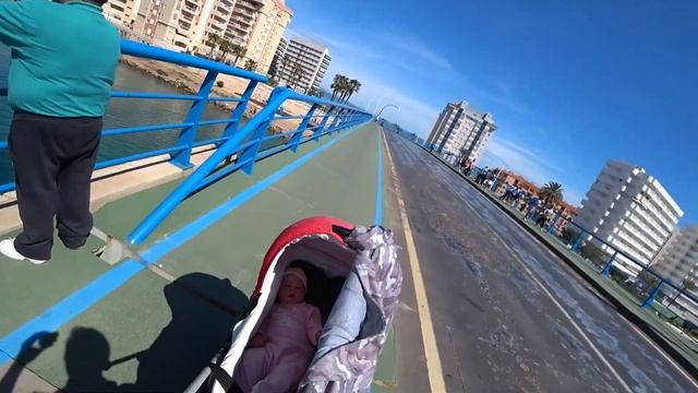 Будни жизни на яхте в порту Испании Ла Манга смотреть онлайн