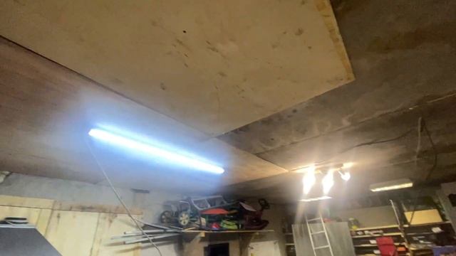 Потолок в гараже, и диодные светильники смотреть онлайн