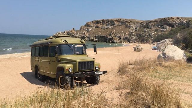 Автодом застрял в песке. Забуксовал, но выехал смотреть онлайн